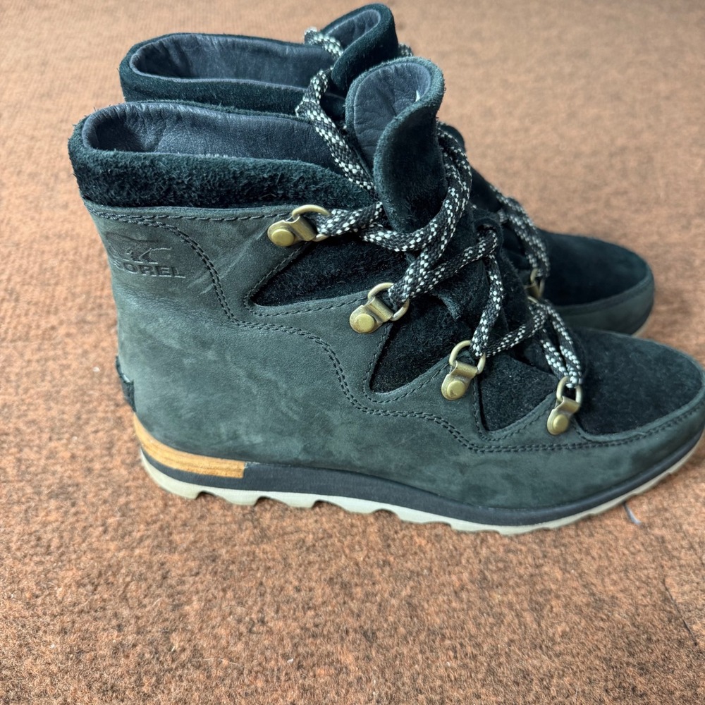 Sorel Kinetic Caribou Black Waterproof Leather Suede Winter Boots Womens size‎ 6